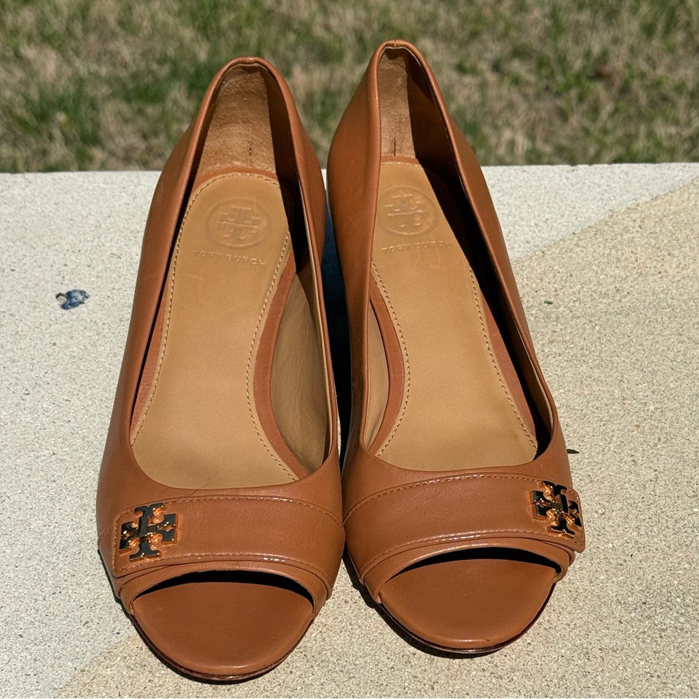 Tory Burch Kira Leather Peep Toe Wedges Size 7